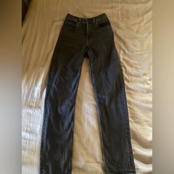 EVERLANE | THE CHEEKY JEAN 23 TALL in BLACK - Picture 6 of 6